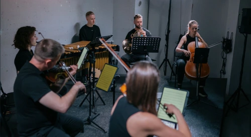 Постер Simple Music Ensemble. Симфонический вечер музыки «Любэ» Постер Simple Music Ensemble. Симфонический вечер музыки «Любэ»