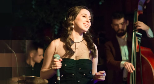 Постер Victoria & The Band Постер Victoria & The Band