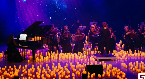 Постер Мировые хиты классики в сиянии тысячи свечей