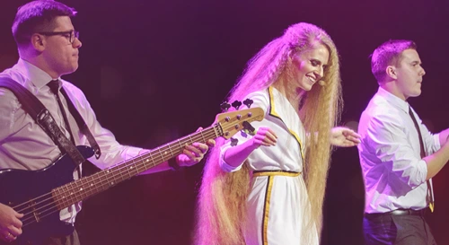 Постер Elena Et Les Garçons: «Джаз семи языков» Постер Elena Et Les Garçons: «Джаз семи языков»