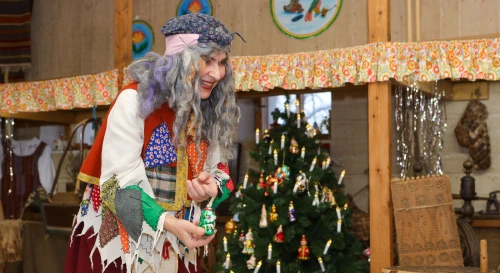 Постер Как Баба-яга Новый год встречала да на бал попала