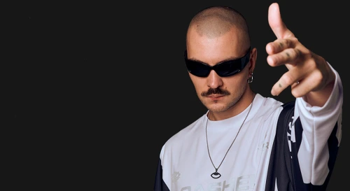 Постер AUM RAA