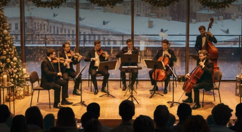 Постер Мурашечный рождественский концерт на теплой крыше. Симфоническое звучание любимых фильмов в исполнении оркестра