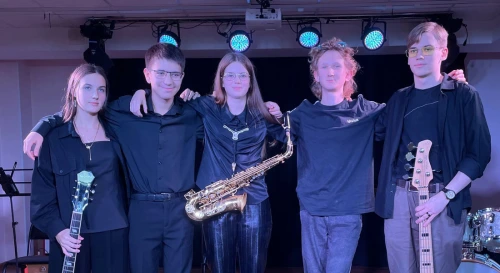 Постер Пятеро в Потоке (Five in Flow)