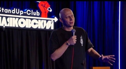 Постер Комики против записок