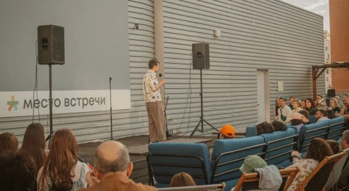 Постер Стендап концерт на крыше районного центра «Место встречи: Ангара»