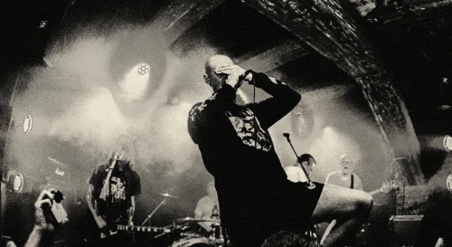 Постер Pale Hands w/ сплошь, новаяискренность