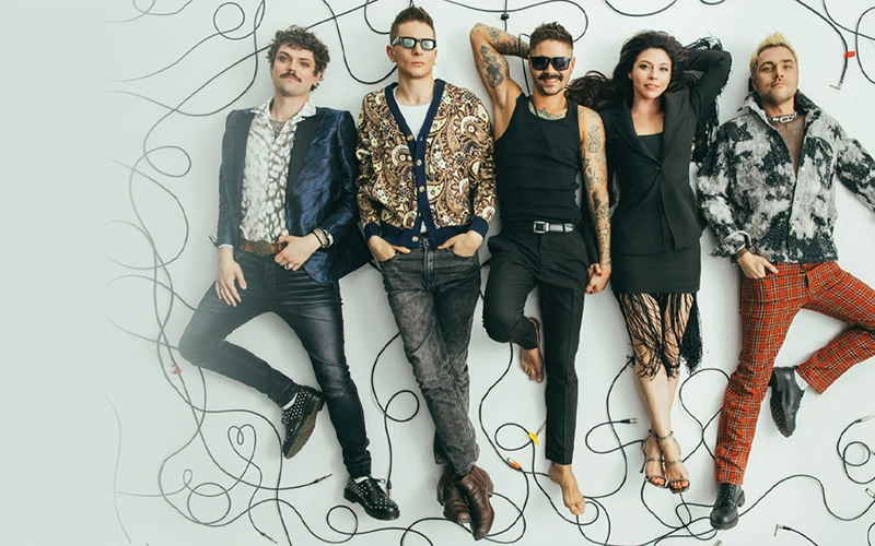 Постер The Hatters
