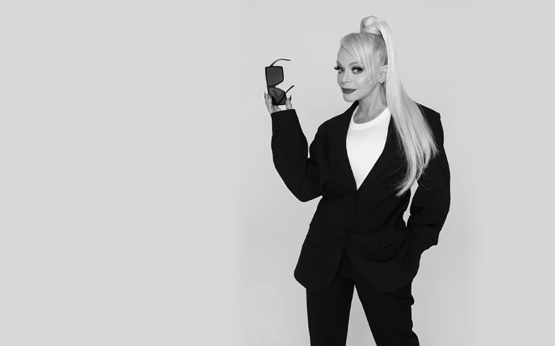 Постер Лариса Долина